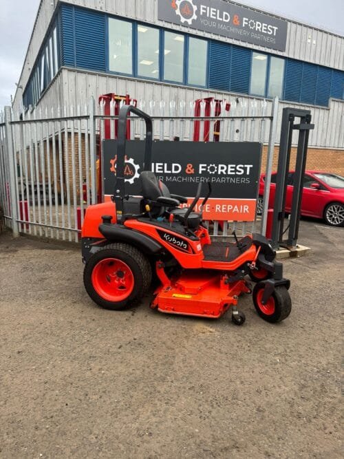 Kubota ZD1211 Zero-Turn Mower