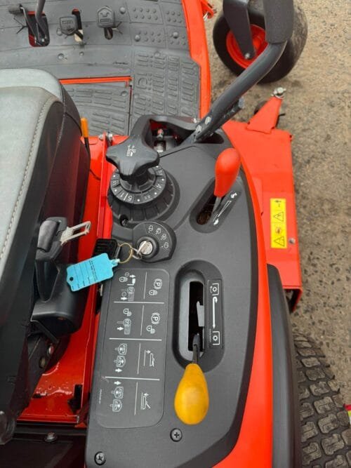 Kubota ZD1211 Zero-Turn Mower - Image 7