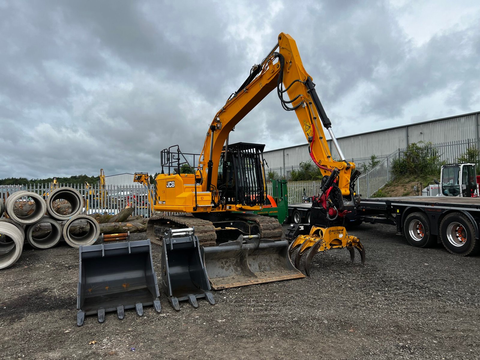 JCB JS150X HD Arb Excavator - Image 2