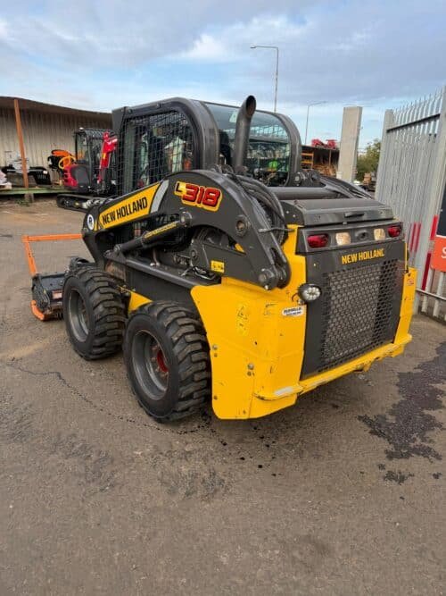 New Holland L318 Skidsteer Loader - Image 3