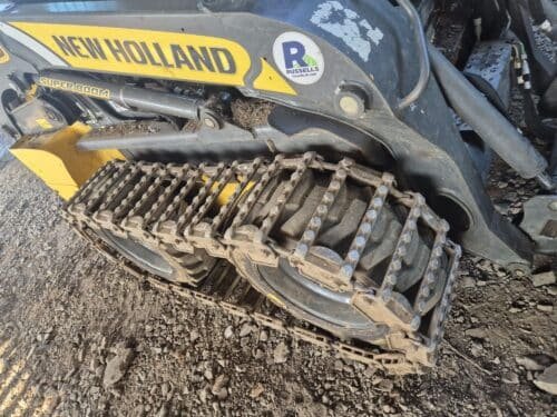 New Holland L318 Skidsteer Loader - Image 7